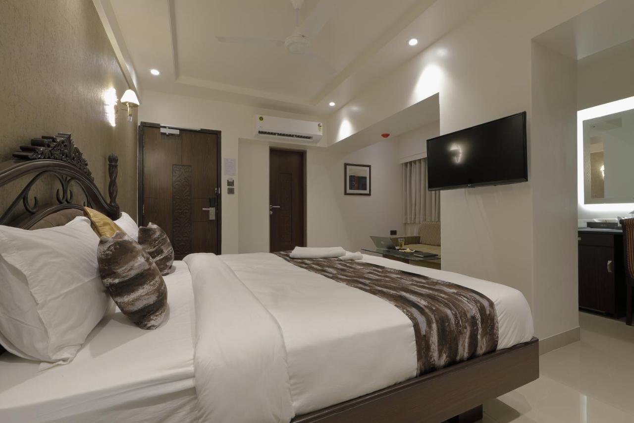 Hotel Ariana Residency Bombaim Exterior foto